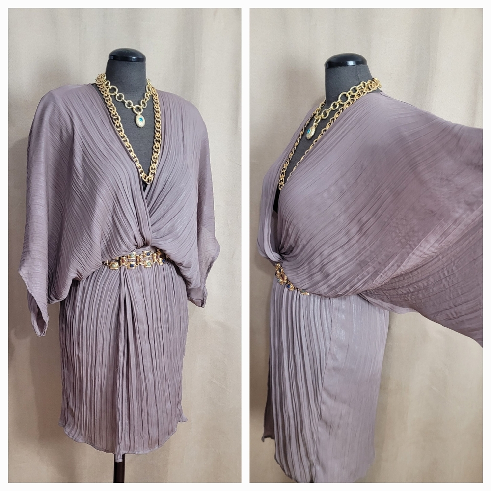 Pleated Dress / 8 - Picture 9 of 11